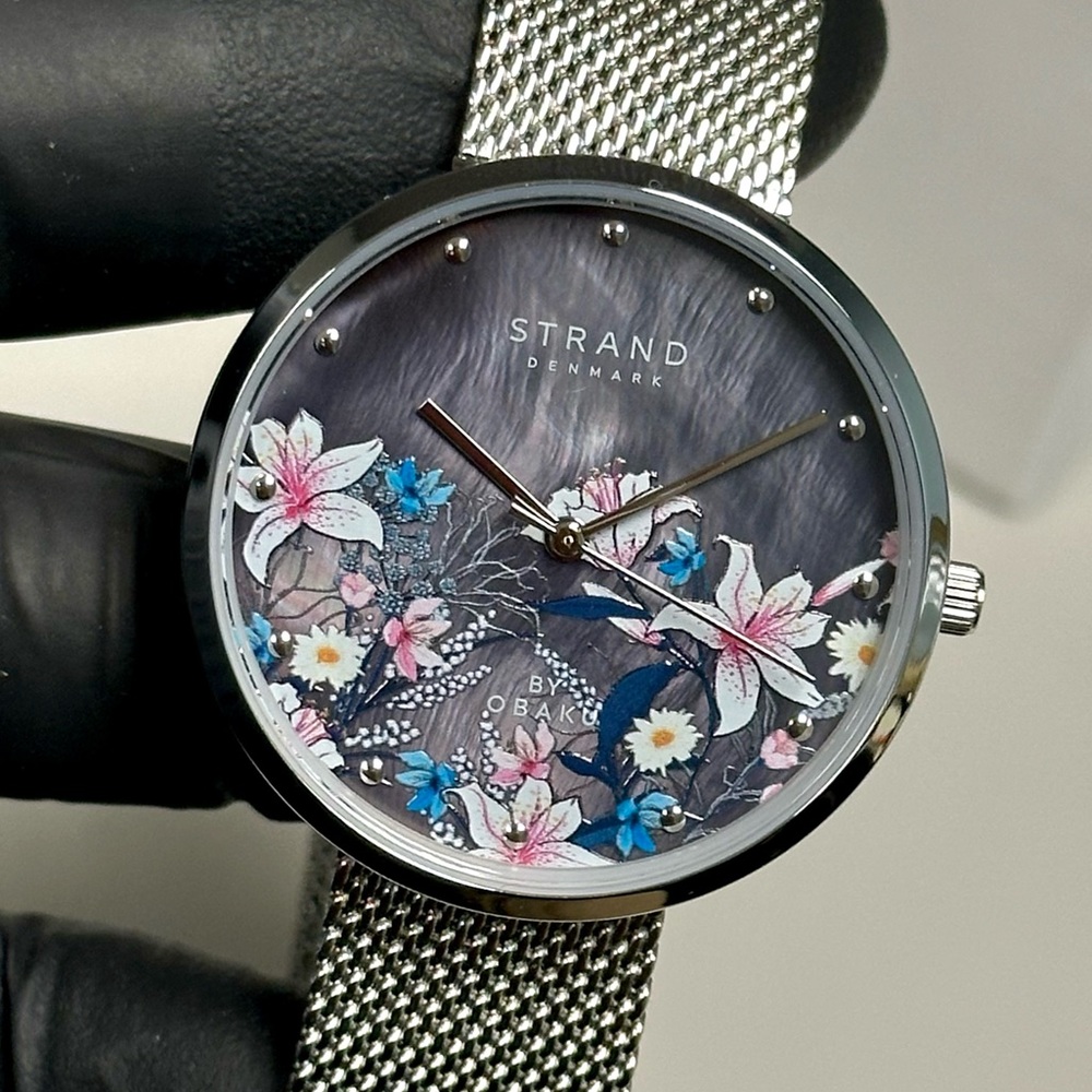 Strand By Obaku Flower Onyx Mother-of-pearl Dial Silver SS 35mm Luxury Watch